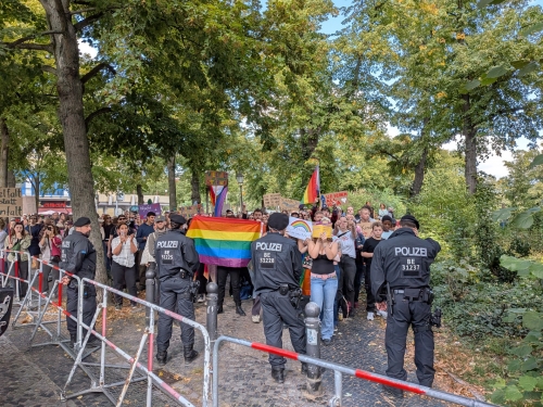 Berlin contre-manifestants.jpg