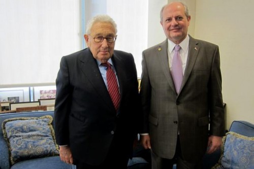 Henry Kissinger et Ivan Mrkić.jpg